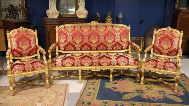 Mobilier de salon comprenant une banquette et deux fauteuils en b...