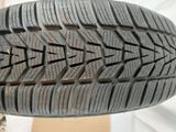 the tire tread of a car is shown on the ground