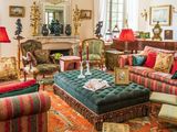 a large living room with a lot of furniture in it