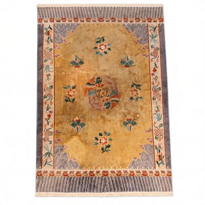 l'image d'un tapis orné d'un motif floral