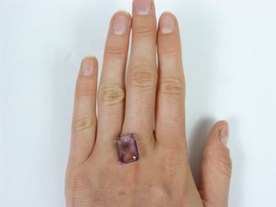 Améthyste taille émeraude 10.06 cts 15.5x12x7.1 n°2238250