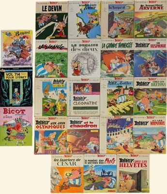 beaucoup de livres accrochés au mur