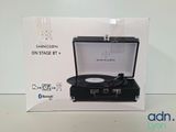 an image of a record player sitting on top of a box