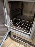 Tour réfrigéré en inox avec saladette et plateau en Polydur,… (photo 2)