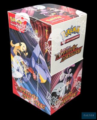 La boîte est remplie de cartes à collectionner Pokémon sur fond noir.