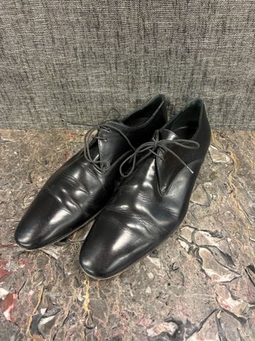 BURBERRY Homme – Paire de chaussures en cuir noir à lacets. Point...