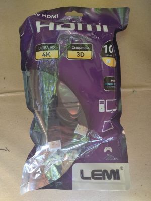 un sac de nourriture posé sur une table
