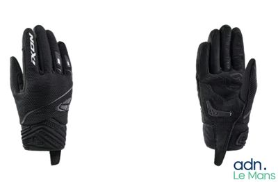 une paire de gants noirs sur fond blanc et une paire de gants noirs sur fond blanc