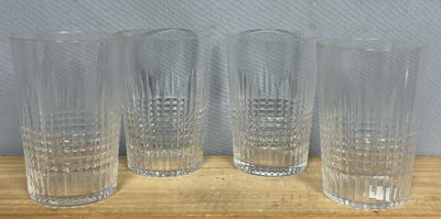 BACCARAT modèle NANCY Réunion de 4 verres style gobelet Haut…