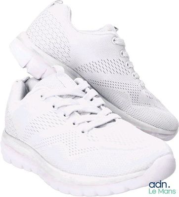 Chaussures de course Nike Air Max Flyknit blanches pour homme