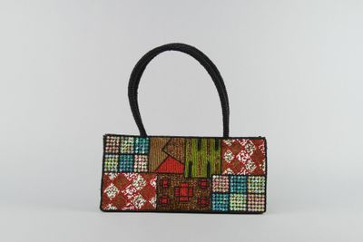 ANONYME. Petit sac baguette à double anse perlé multicolore. - Photo 1