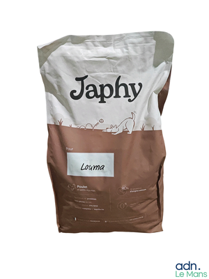 un sac de nourriture posé sur une table