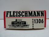 une pancarte portant l'inscription « Fleischmann » sur le flanc d'un train