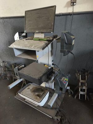 l'image d'un poste de travail surmonté d'un ordinateur