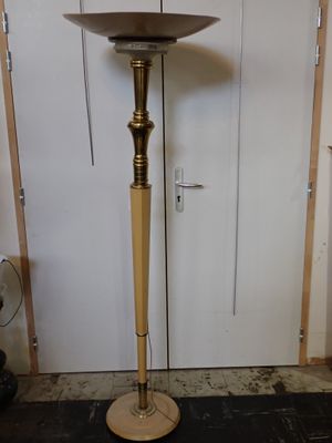 Lampadaire en laiton, métal laqué brun, vasque en verre poli…