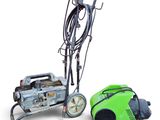une machine verte et une souris verte sur fond blanc
