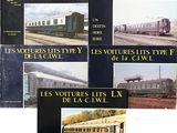 quatre livres représentant différents types de wagons sur fond blanc