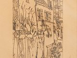 dessin représentant une scène de rue avec des bâtiments et un homme assis sur un banc