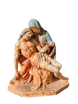 Important sujet en terre cuite polychrome figurant La piéta.