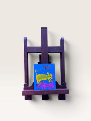 chevalet violet sur lequel est peinte une image représentant un crabe et un papillon