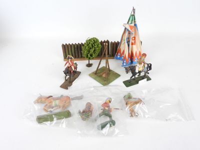 tout un tas de figurines qui sont posées sur une table