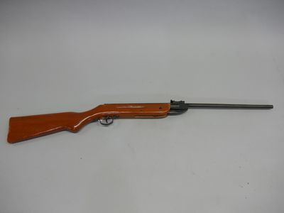 Carabine à air comprimé calibre 4,5 mm. Armement par bascule…