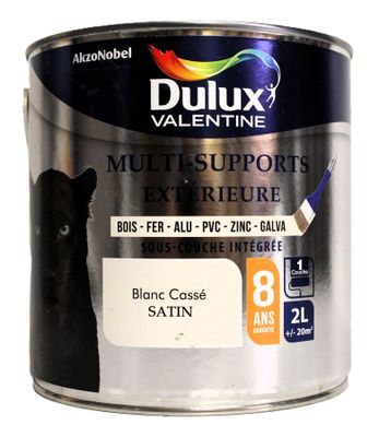 un pot de peinture Duluxx sur lequel figure un chat noir