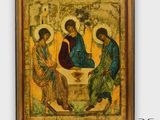 un tableau représentant trois hommes assis sur un banc, dont l'un tient une croix