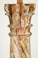 Paire de grandes colonnes cannelées obliques en bois sculpté… (photo 3)