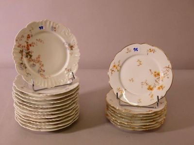 many plates stacked on top of each other on a table