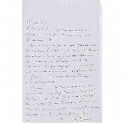une vieille lettre écrite à la main sur un morceau de papier avec une écriture dessus