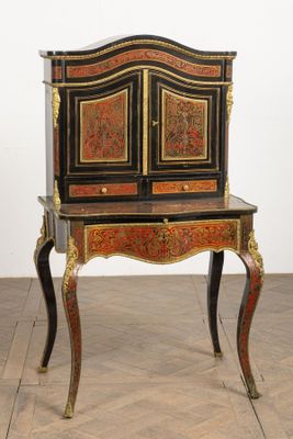 Bureau bonheur-du-jour en bois noirci, marqueterie Boulle d'…