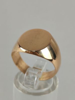 BAGUE CHEVALIERE en or jaune (750/°°°) sans armoirie.