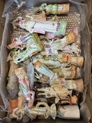 Lot de sujets en biscuit de porcelaine - Photo 1