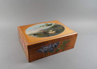 Grande boite en bois de Spa "Scène champêtre".