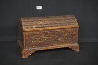 Coffre asiatique en bois - orné d'une mosaïque de verre - L …