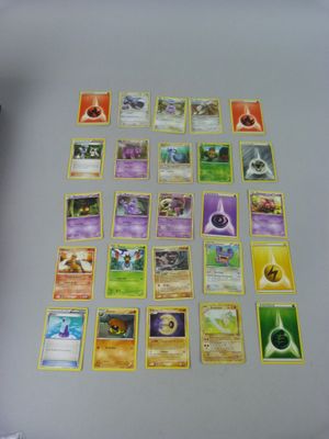 POKEMON NINTENDO Lot de 25 cartes Pokémon françaises.