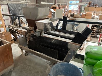 une photo d'une machine dans une usine