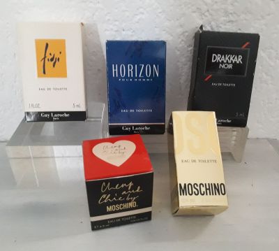 2 miniatures MOSCHINO + 3 miniatures GUY LAROCHE