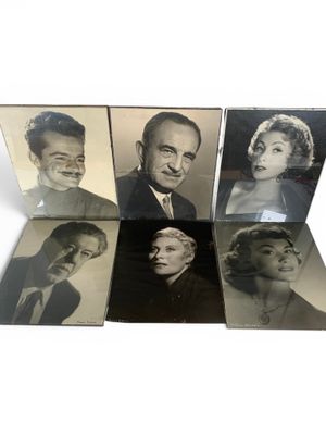 six photographies en noir et blanc représentant un homme, une femme et un enfant