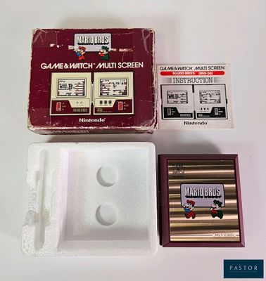 une boîte sur laquelle figure un jeu et une boîte sur laquelle figure un jeu
