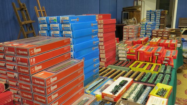 Importante collection de trains, wagons, locomotives miniatures s...