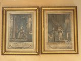 deux tableaux encadrés sur le mur d'une pièce