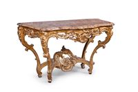 Console en bois sculpté et doré.