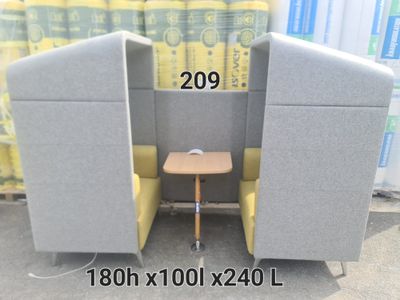 Lot de 2 cabines acoustiques avec table intégrée, revêtement…