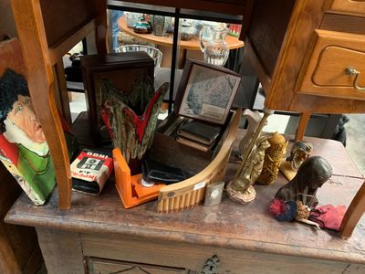 Lot de bibelots : flute de paon, vase et divers - Photo 1