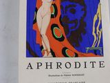 une image représentant un livre sur lequel figure une femme en robe rouge