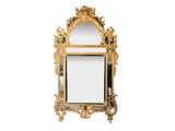 une image d'un miroir avec un cadre doré sur un fond blanc