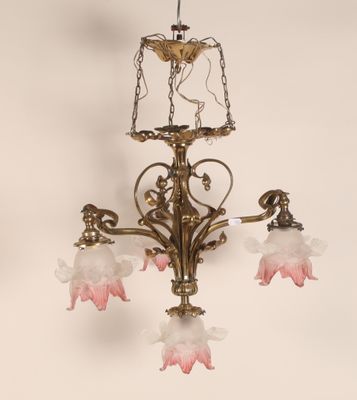 Lustre en métal doré à trois bras de lumières, diffuseur en …