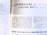 un livre ouvert avec l'image d'un chat dessus